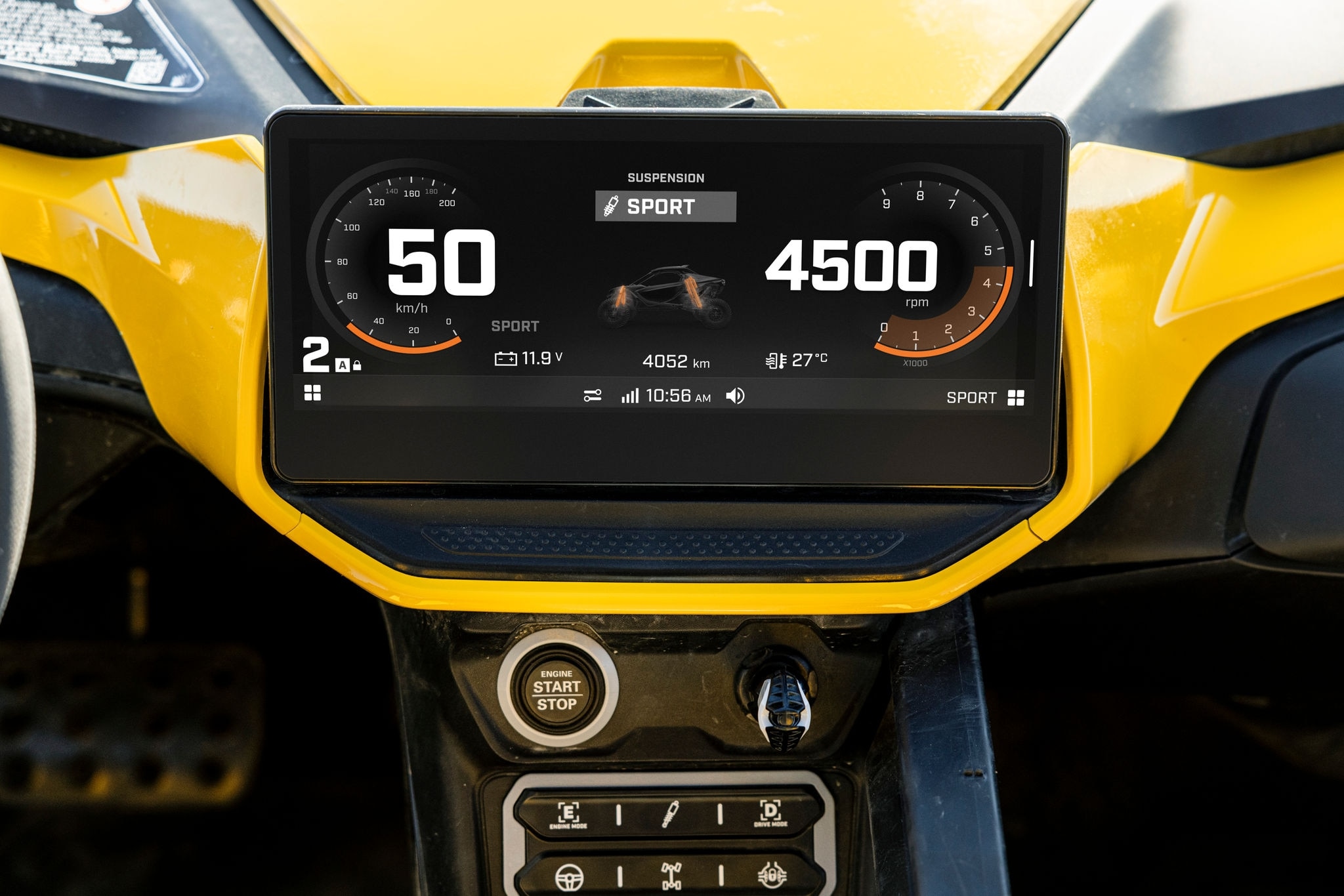 Touchscreen-Display in einem Can-Am Off-Road SxS-Fahrzeug