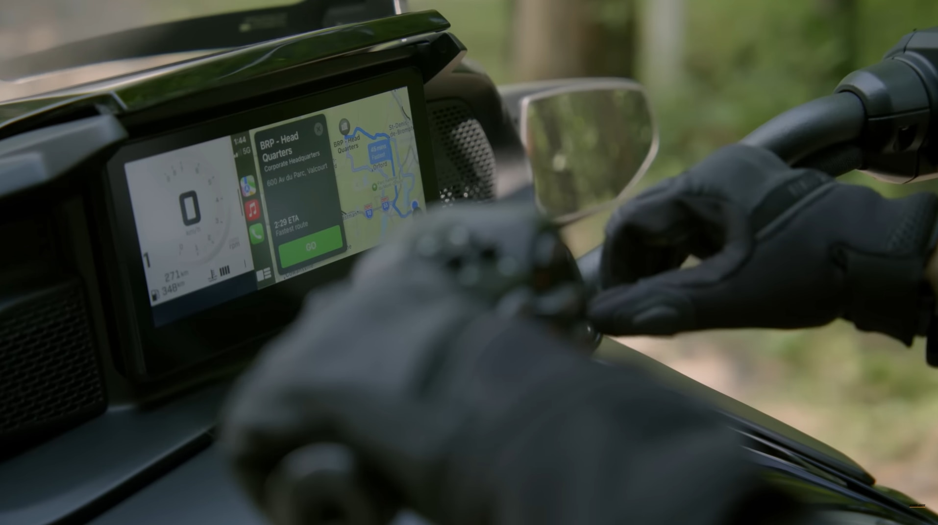 Bluetooth pairing on the 10.25" touchscreen display