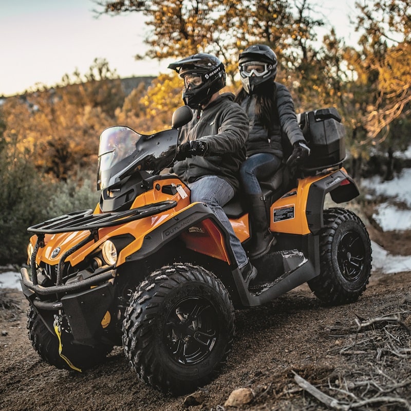 QUADRICICLO COM ACESSÓRIOS CAN-AM