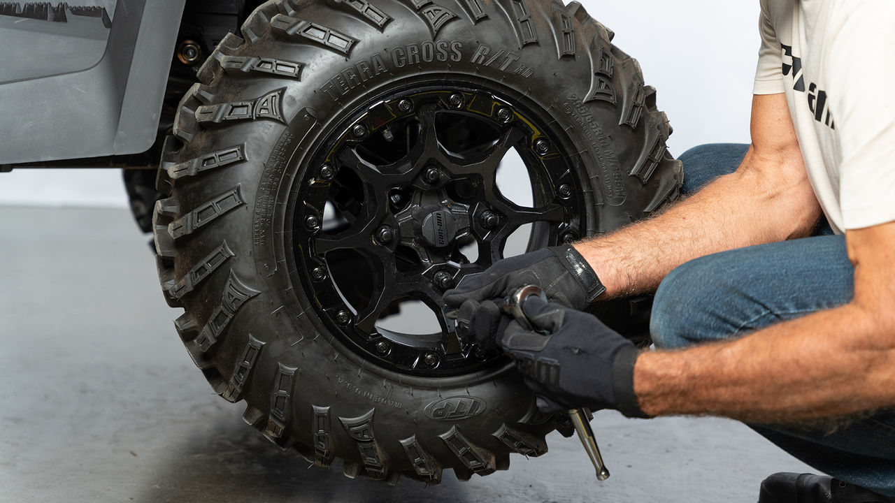 Wheel nuts, torque settings and over-tightening: Spare tyre change, tighten  wheel nuts correctly
