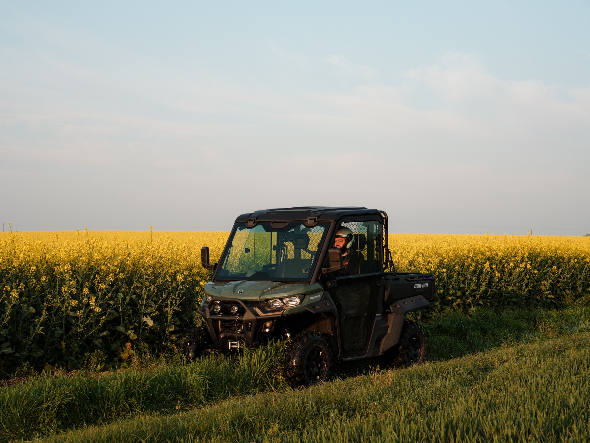 Traxter in een veld