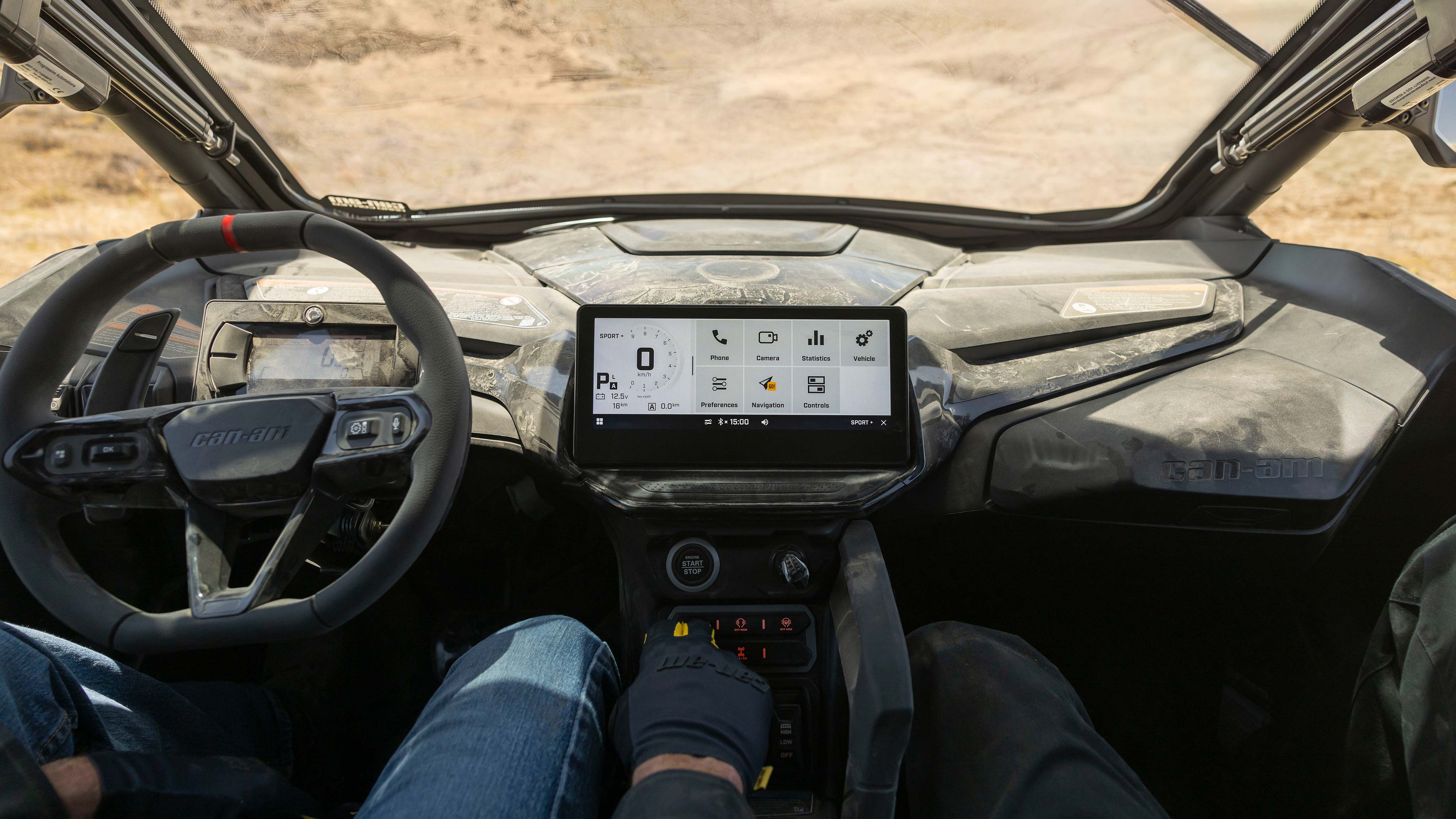 Salpicadero de un vehículo Can-Am Off-Road con pantalla táctil de 10,25 pulgadas