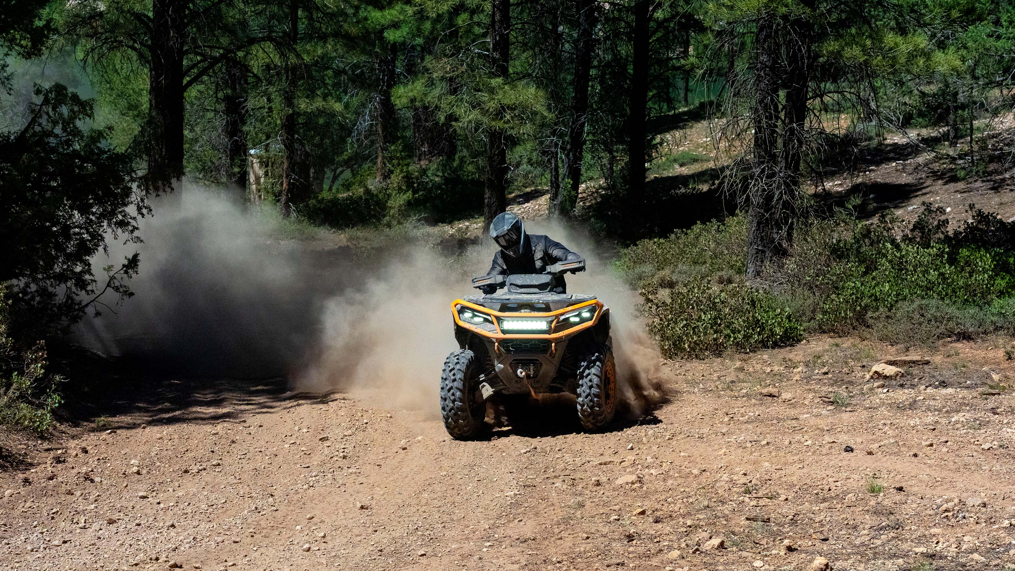 Transmissão continuamente variável da Can-Am Outlander com frenagem do motor