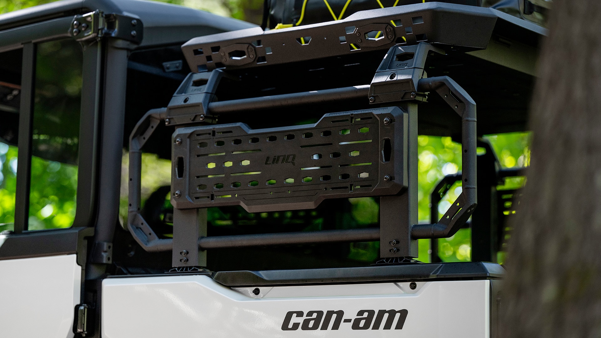 LinQ Smart support for hard jobs on the brand-new 2026 Can-Am Defender HD11