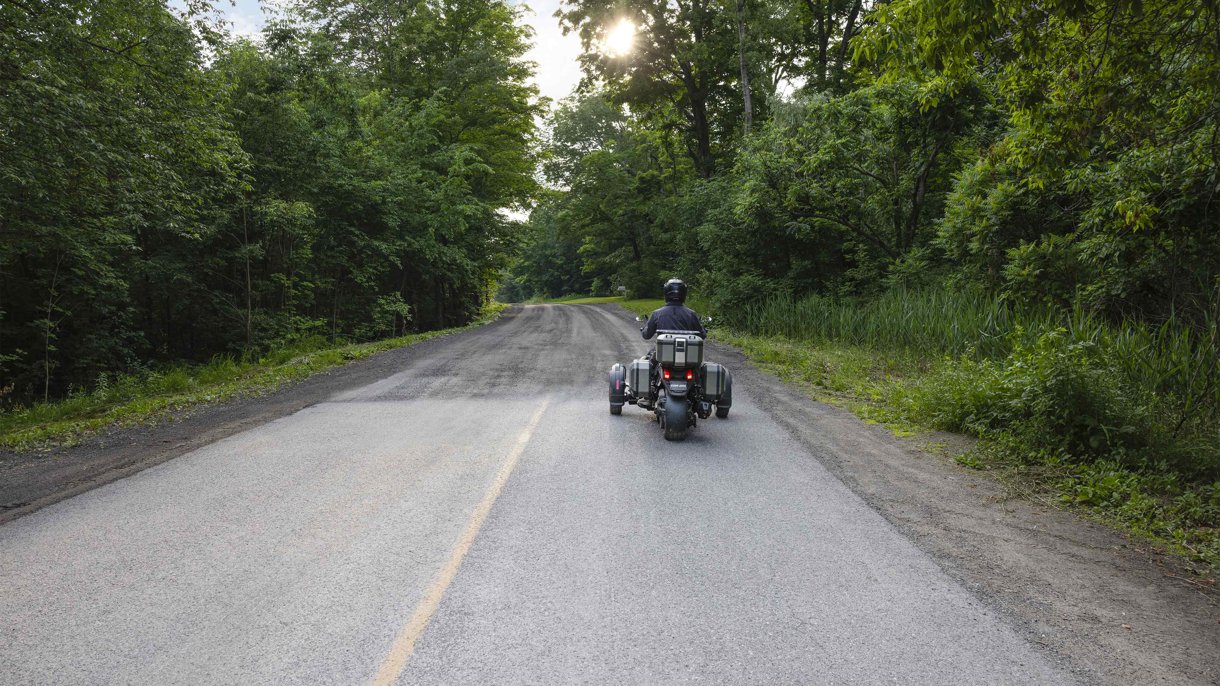 Le Can-Am Canyon Redrock 2025 prêt pour tous les types de routes