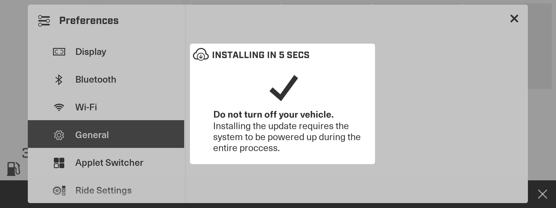 Do not turn off your vehicle during the software install of the 10,25'' touchscreen display