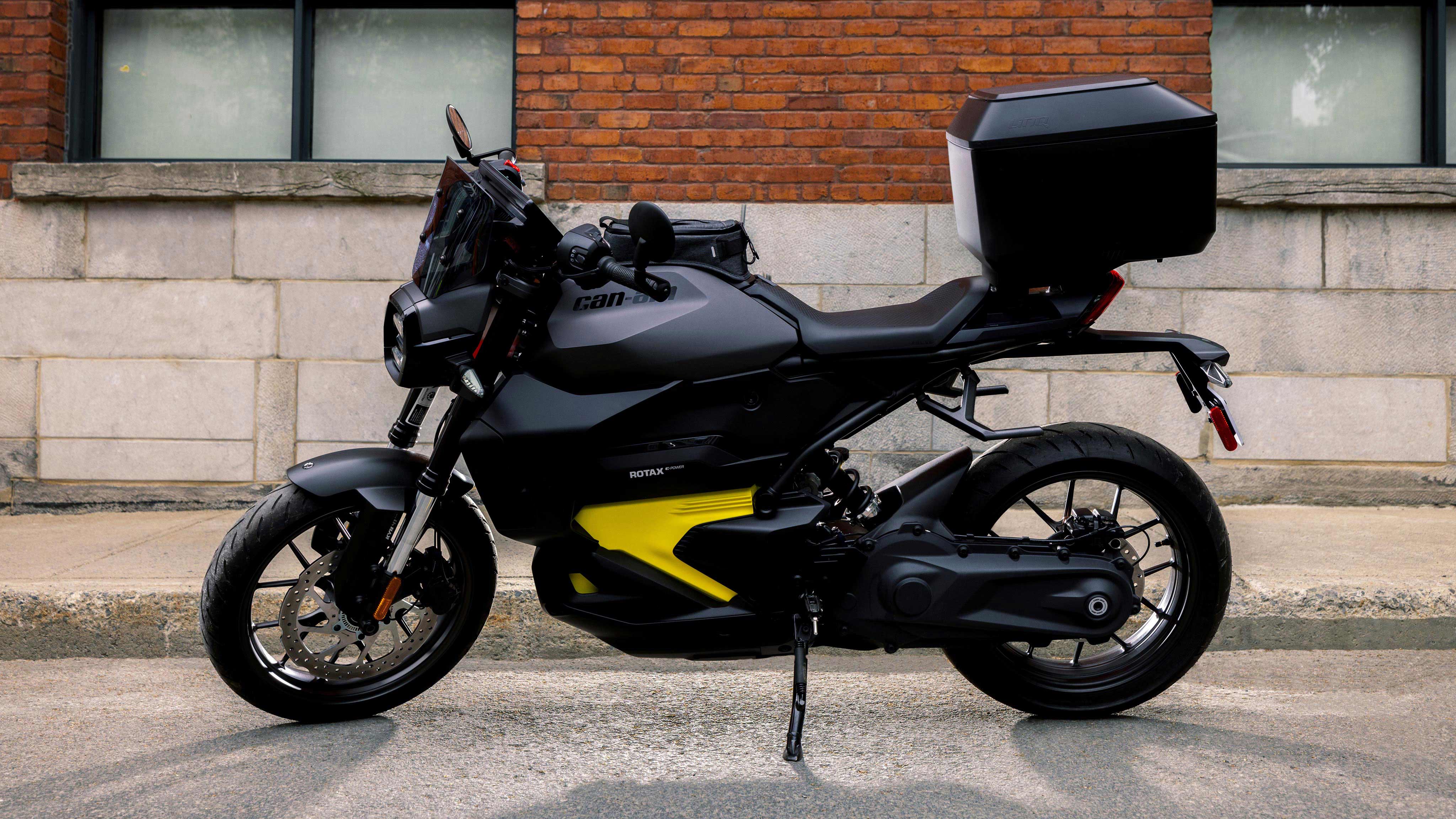 Can-Am Spyder with leather seat and backrest