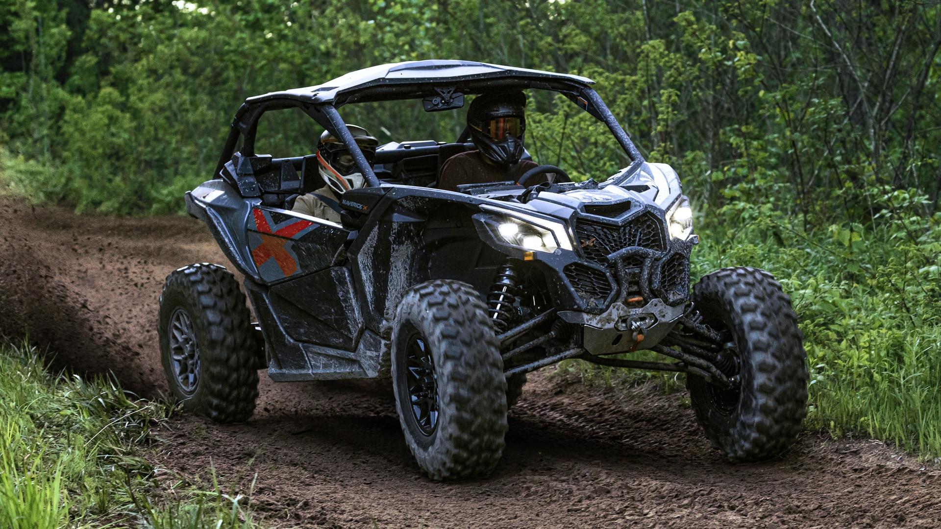 Can-Am Maverick choice of tires and unique setup