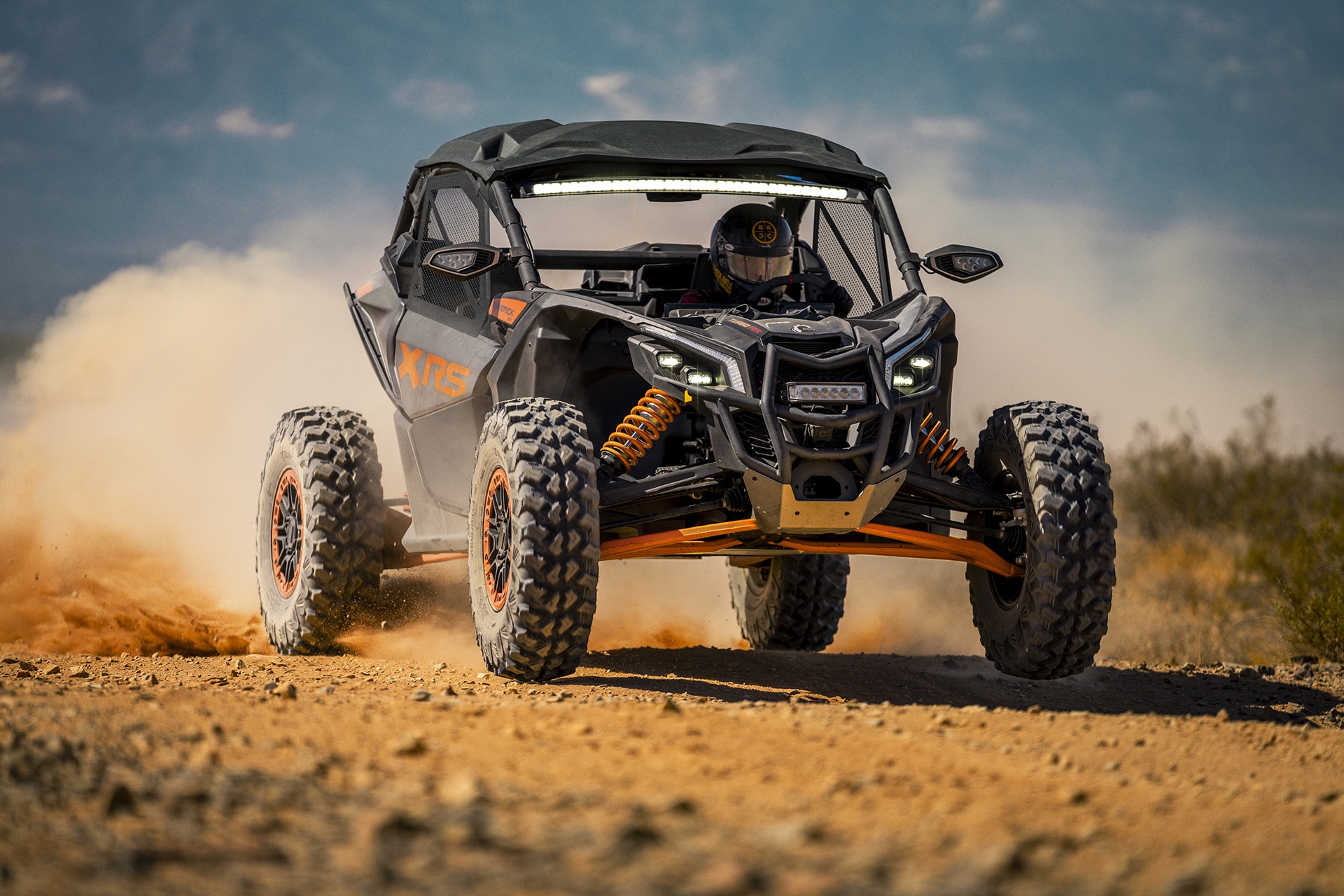 Can-Am Maverick X-RS fährt in der Wüste