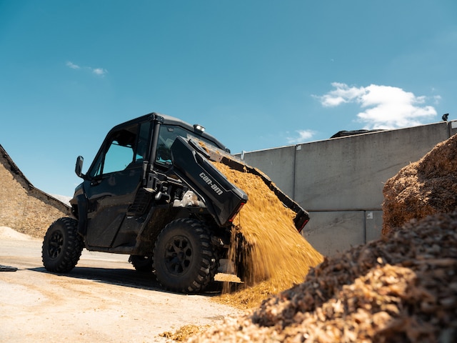 Can-Am Traxter XU, SxS für die Arbeit konzipiert, Entleeren der Ladefläche