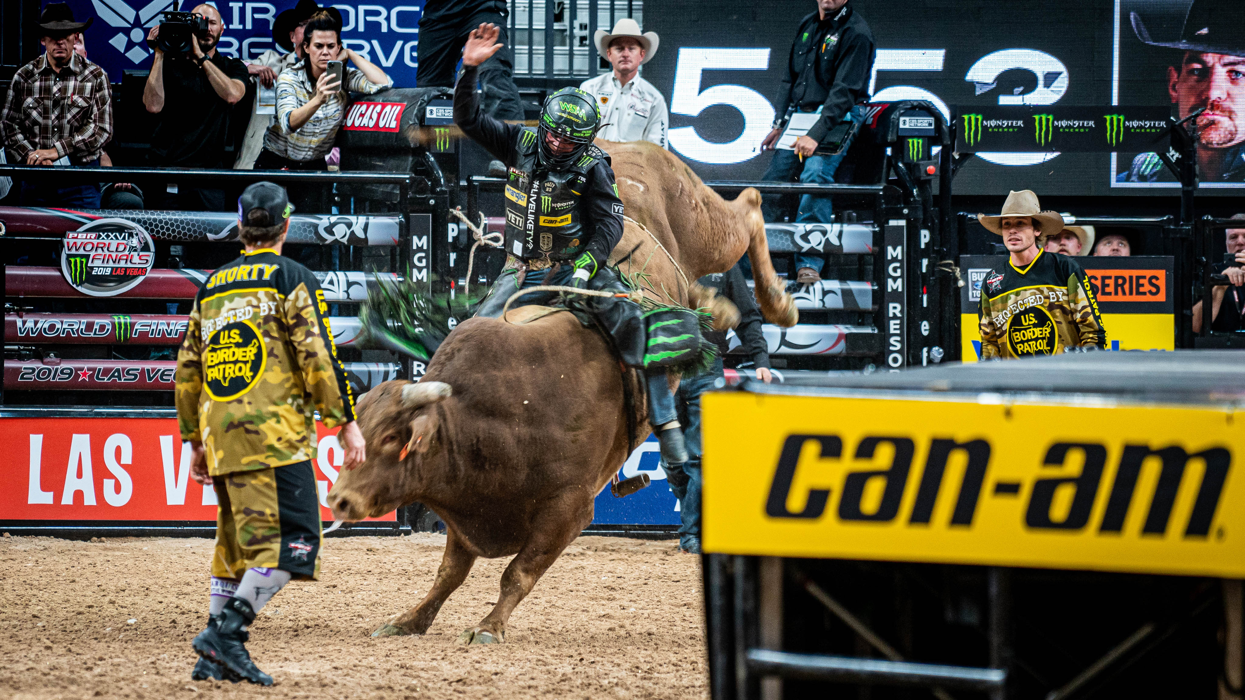 Chase Outlaw competing at a PBR Event