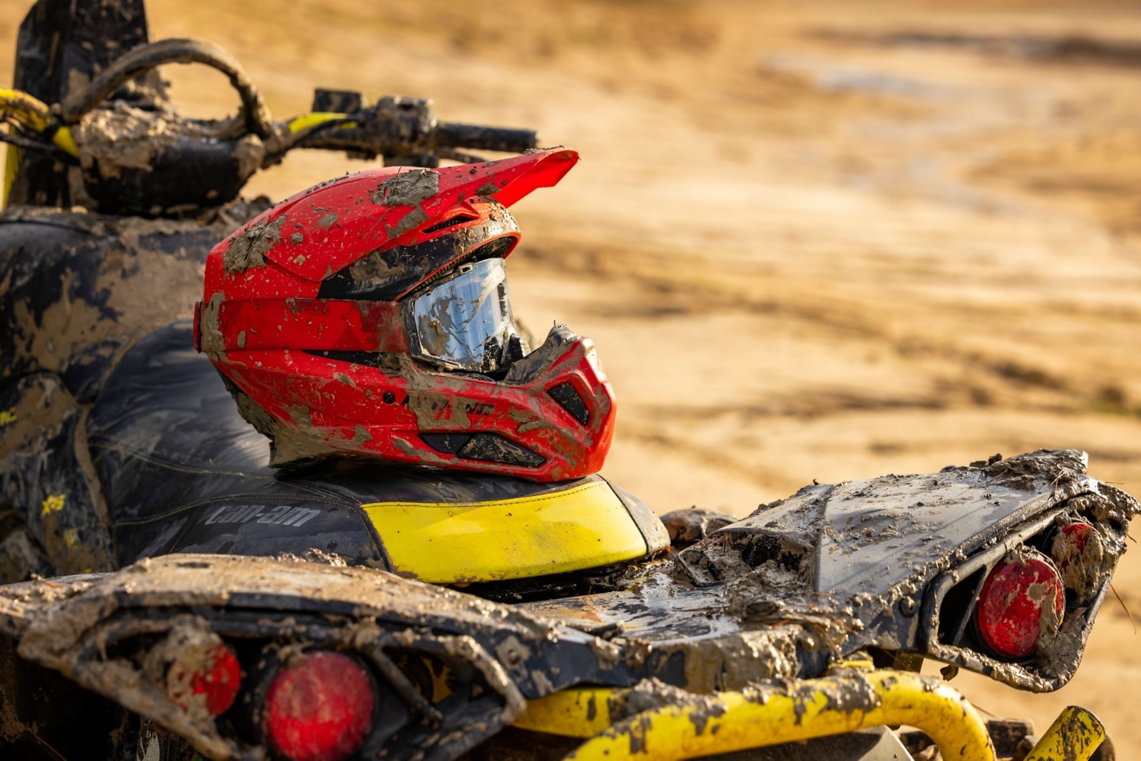 Explore the all new Can-Am Pyra MX lightweight helmet.