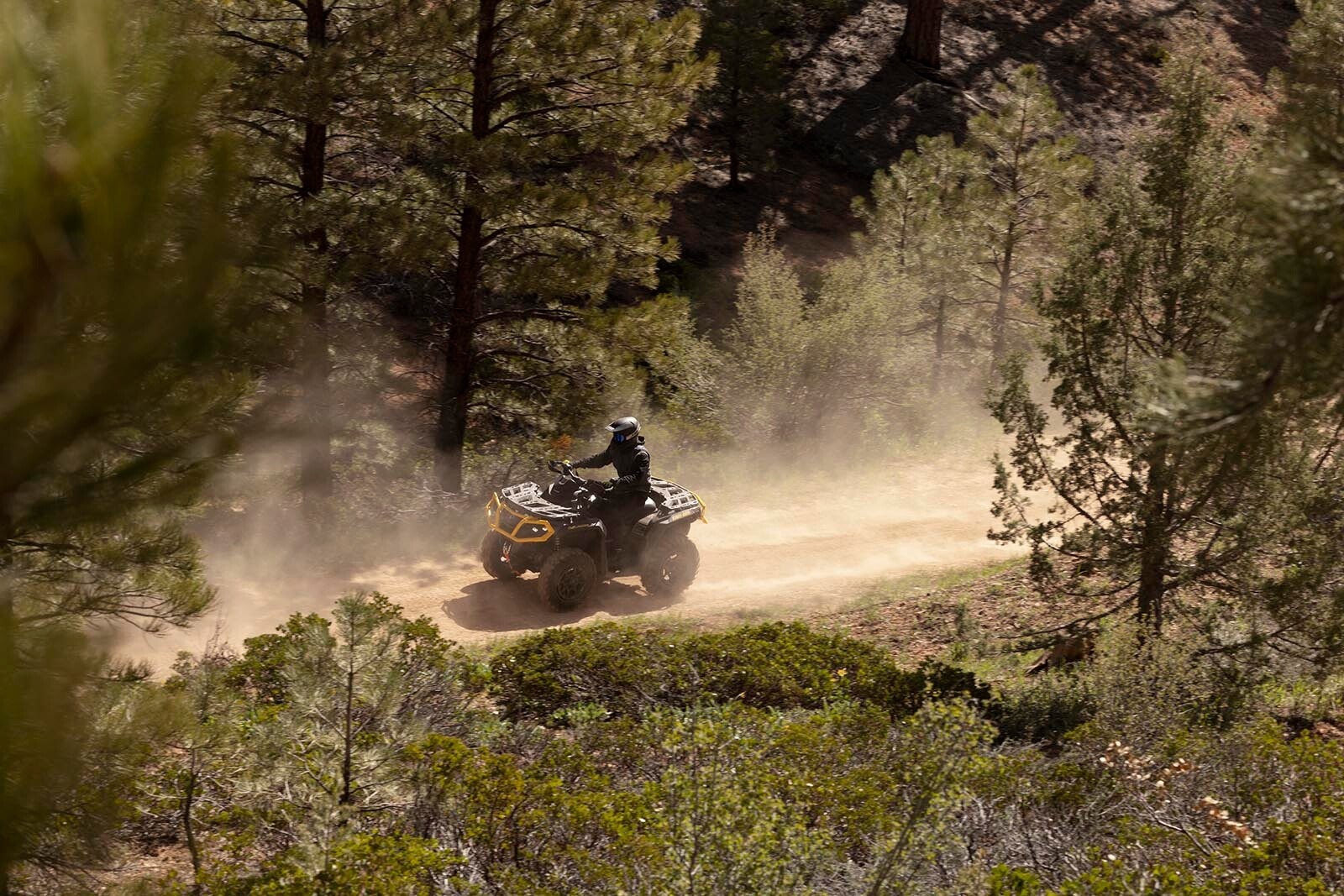 Outlander XT-P 1000R on dirt trail