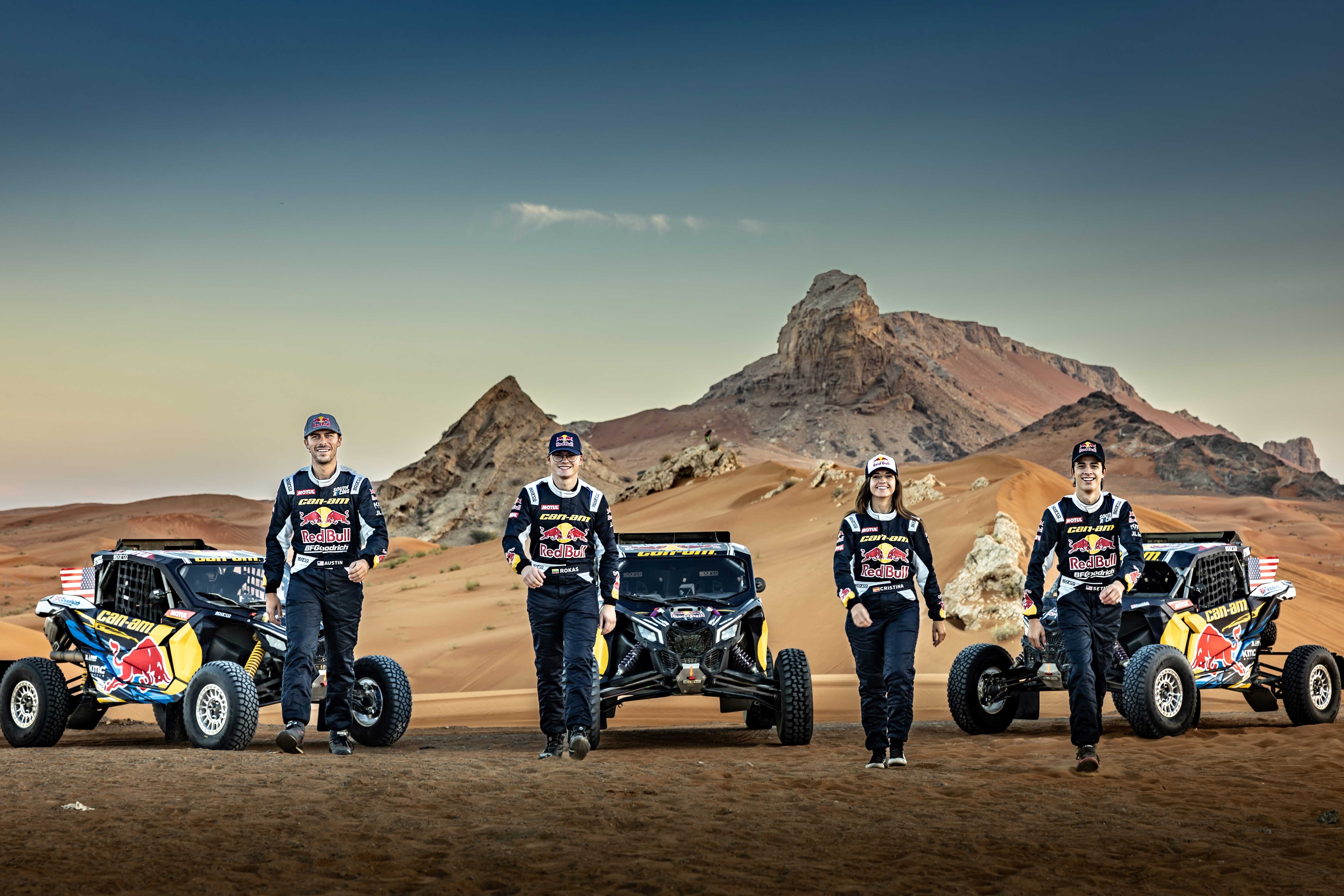 As equipes Can-Am e Red Bull com seus veículos