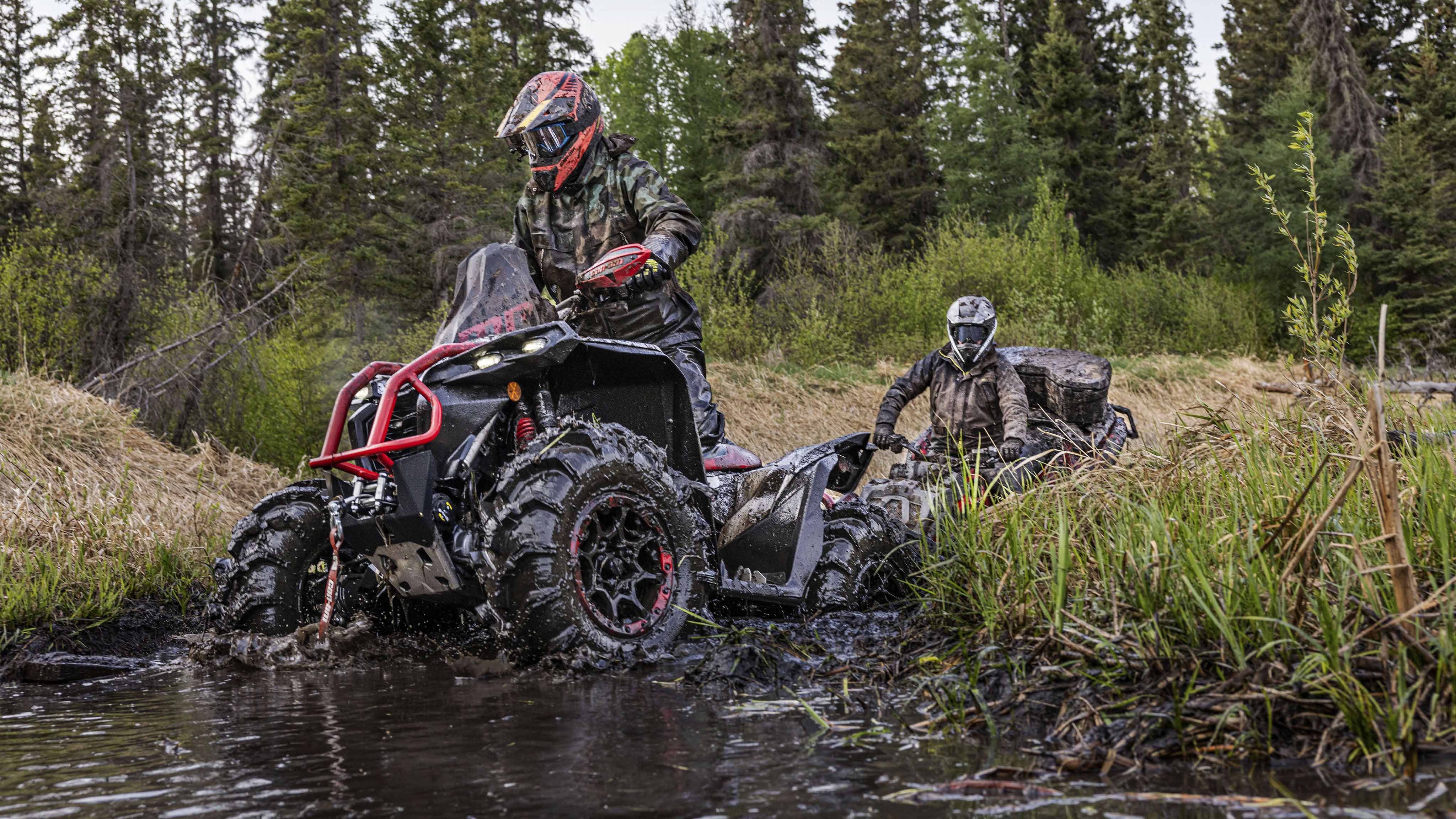 Le VTT Can-Am Renegade prêt à franchir un trou de boue