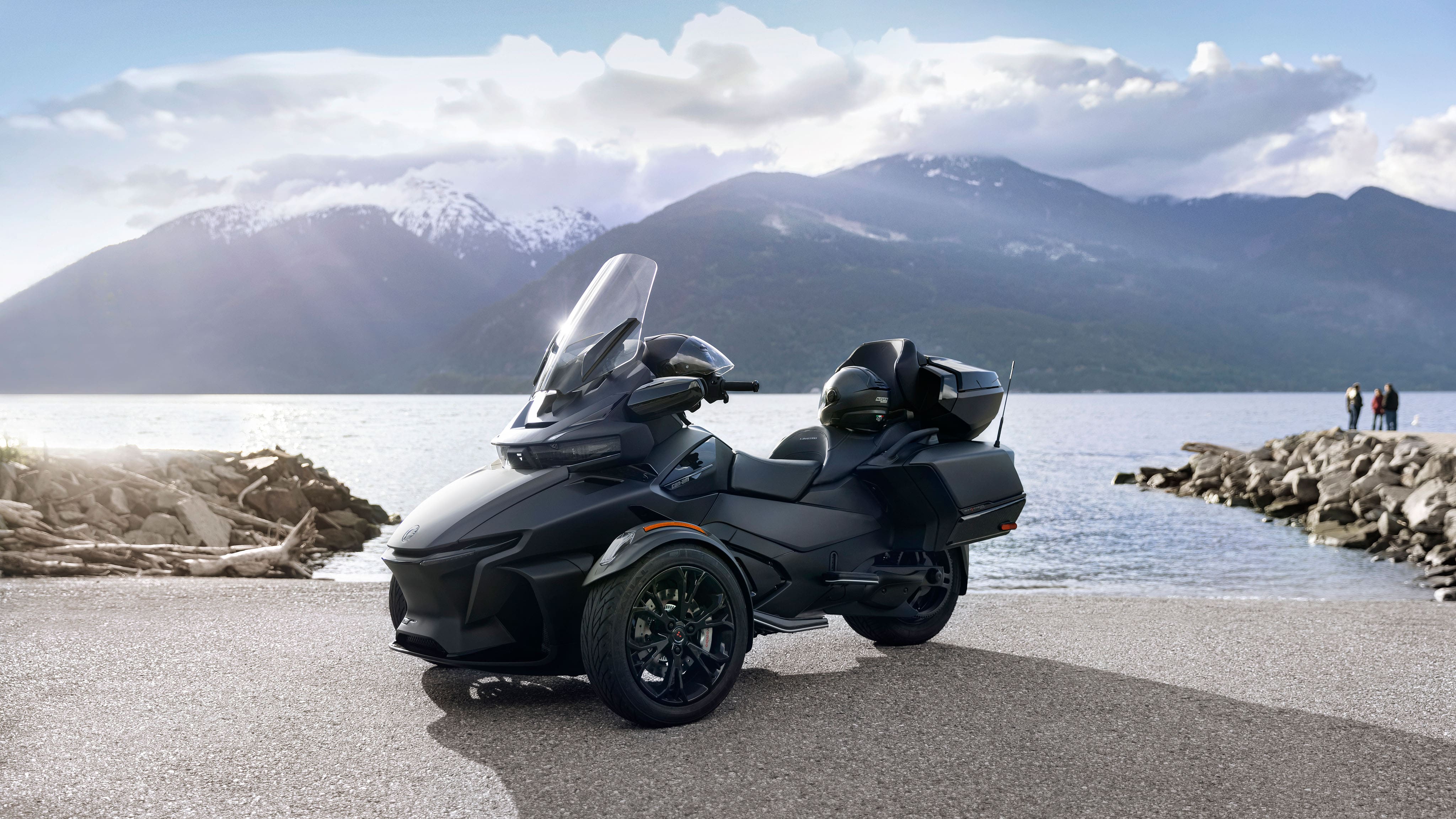 Can-Am Spyder RT close to mountains
