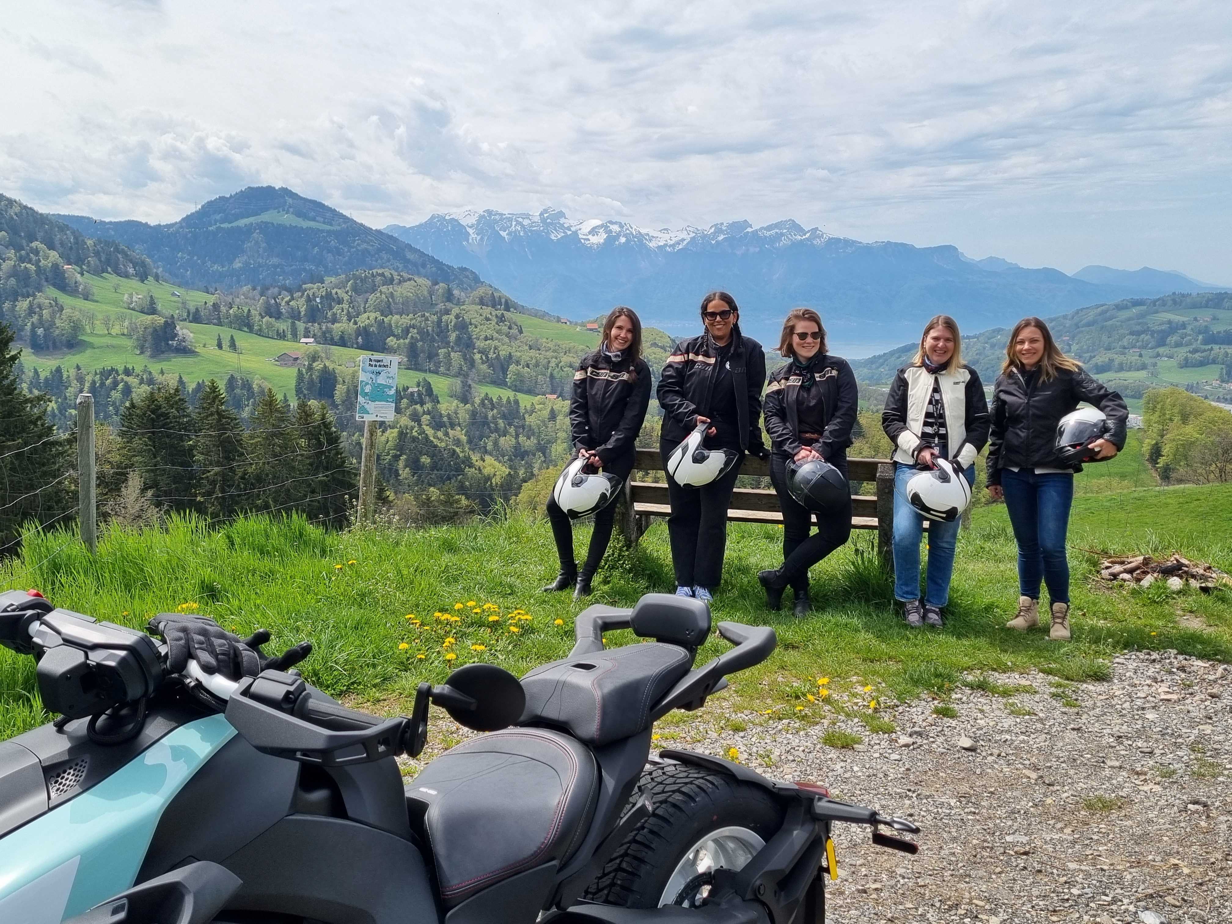 Can-Am Women Community Posing for International Female Ride Day 2023 at Lausanne